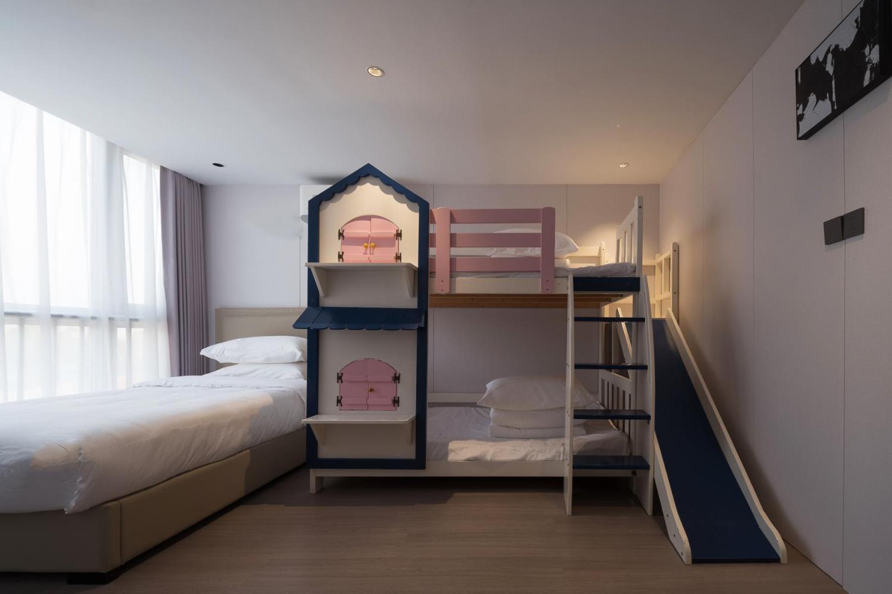 Hotel Charles