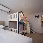 Charles Hotel