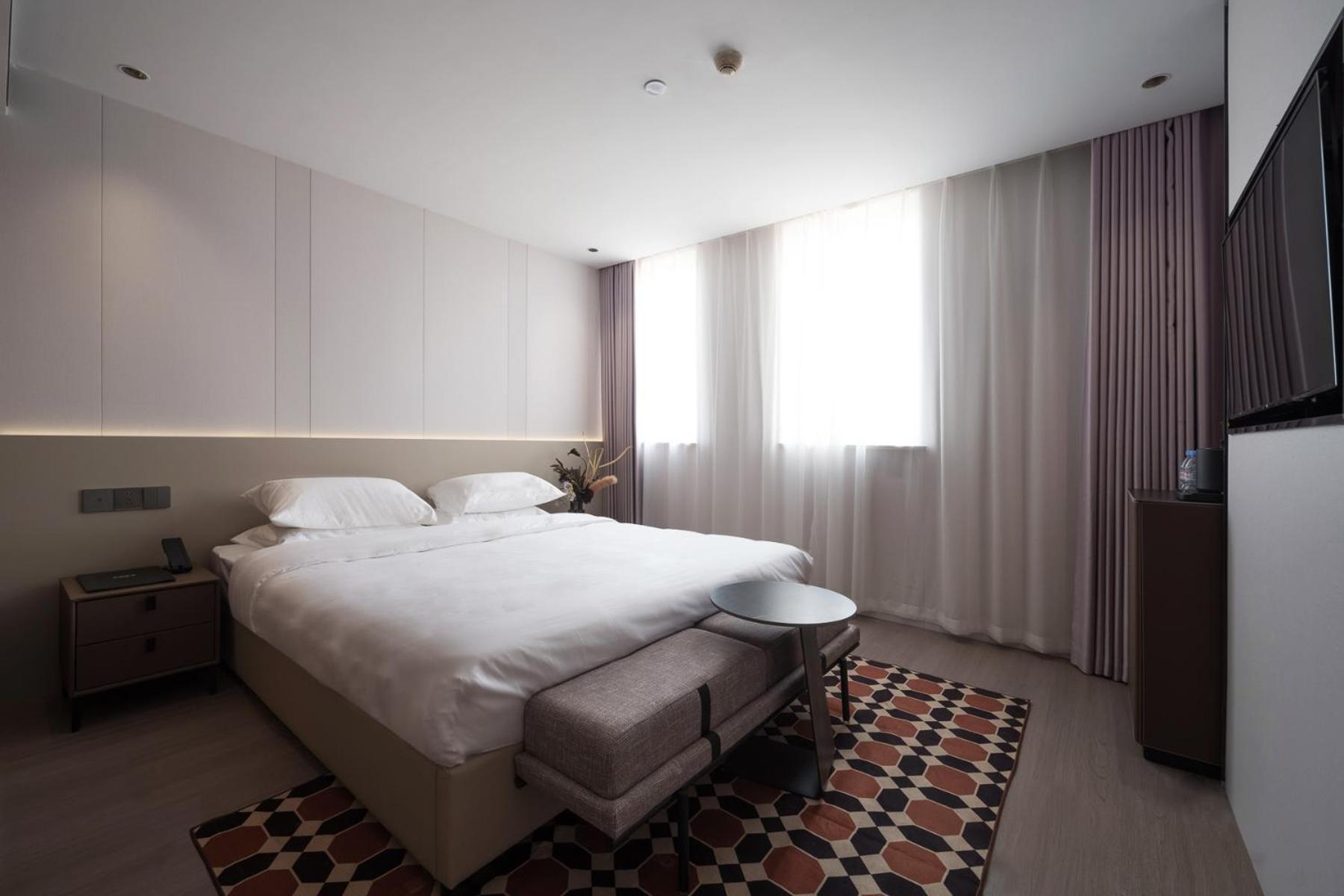 Hotel Charles Shanghai